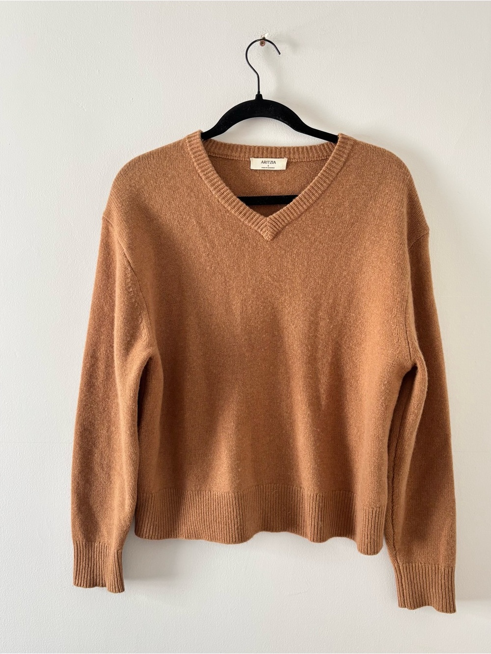 Aritzia Essential Cashmere Context Sweater V-Neck Relaxed Fit Rib Trim Tan - Picture 3 of 8